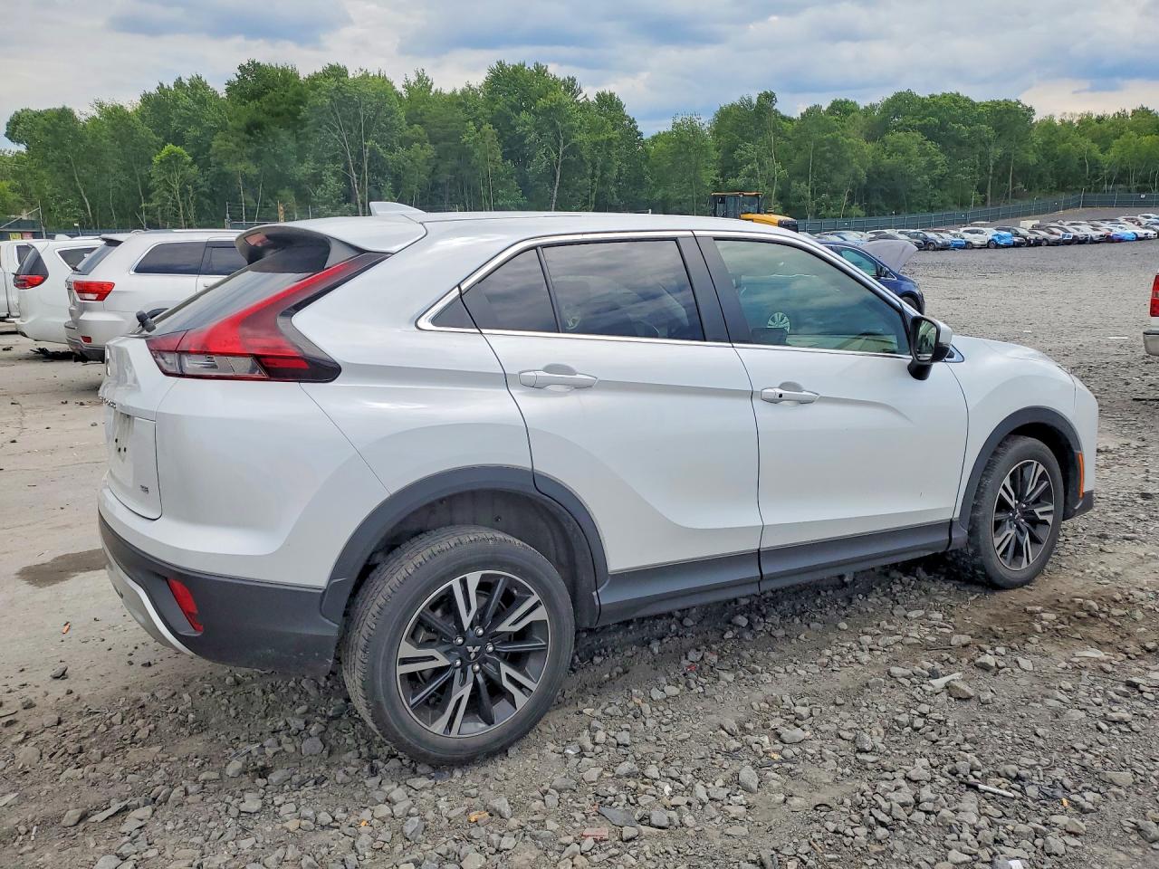 JA4ATWAA0RZ042788 · 2024 MITSUBISHI ECLIPSE CROSS · 3/13
