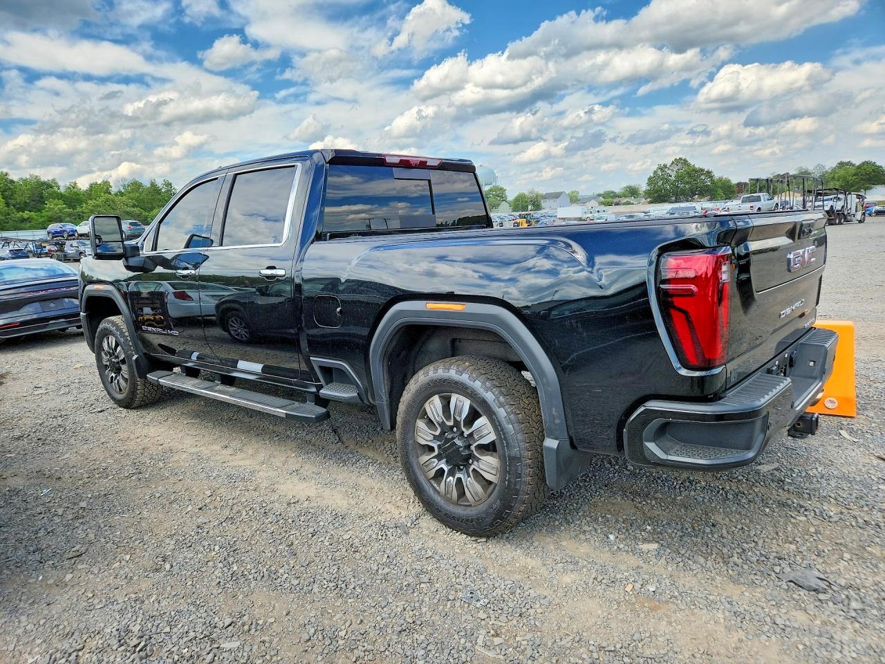 1GT4URE76TF159008 · 2026 GMC SIERRA · 2/12