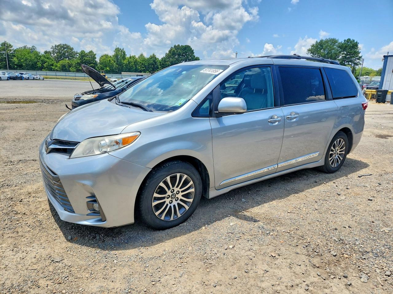 5TDYZ3DCXKS977659 · 2019 TOYOTA SIENNA