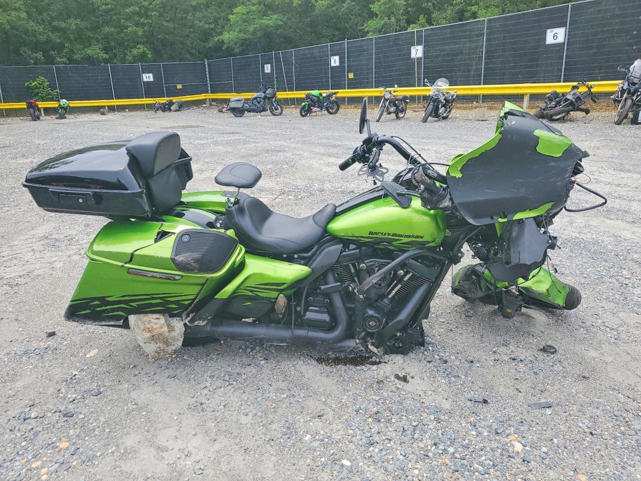 1HD1KTC15HB627344 · 2017 HARLEY-DAVIDSON FLTRXS