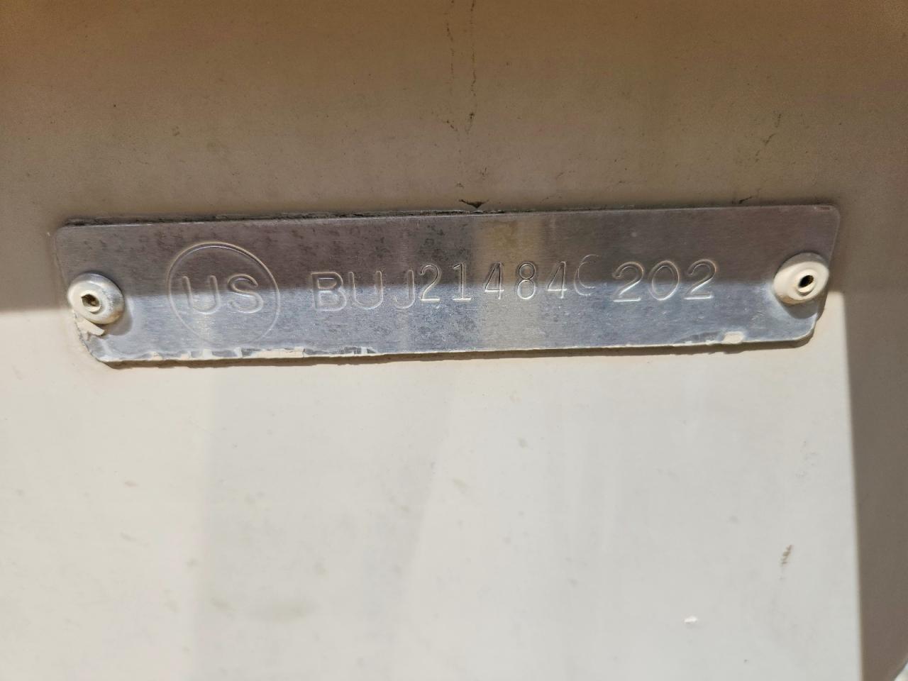 BUJ21484C202 · 2002 SUN TRACKER PARTYHUT · 10/10