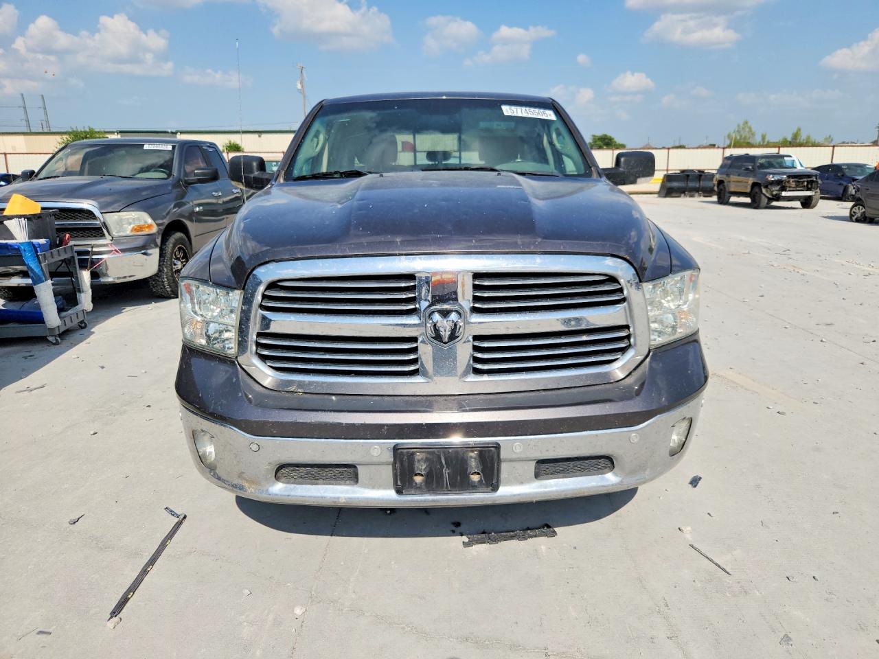 1C6RR6TT6KS711643 · 2019 RAM 1500 CLASSIC · 5/12