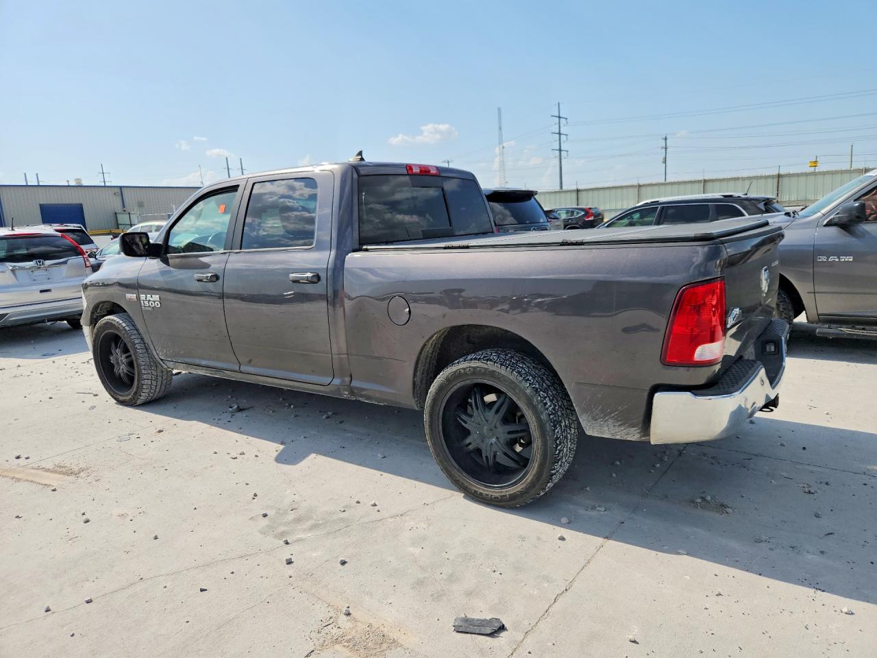 1C6RR6TT6KS711643 · 2019 RAM 1500 CLASSIC · 2/12