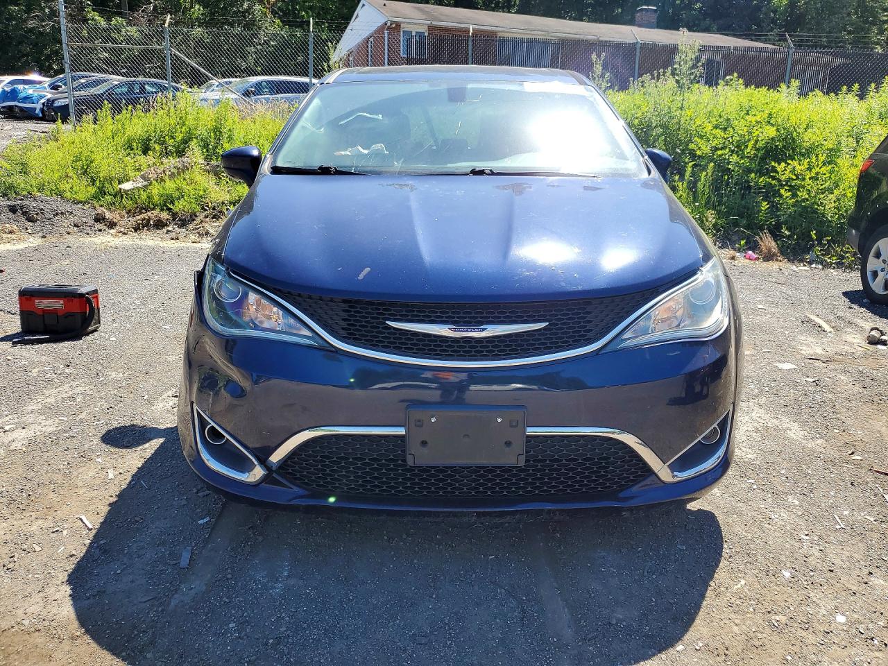 2C4RC1FG9JR351750 · 2018 CHRYSLER PACIFICA · 5/13