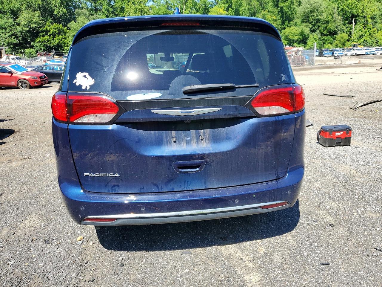 2C4RC1FG9JR351750 · 2018 CHRYSLER PACIFICA · 6/13