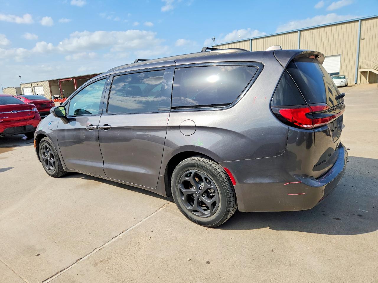 2C4RC1S75MR525386 · 2021 CHRYSLER PACIFICA · 2/13