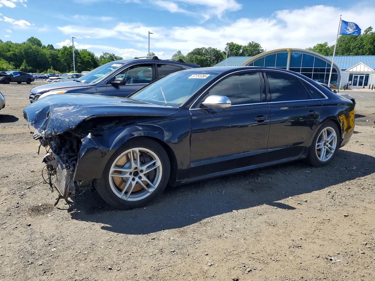 2013 AUDI S8