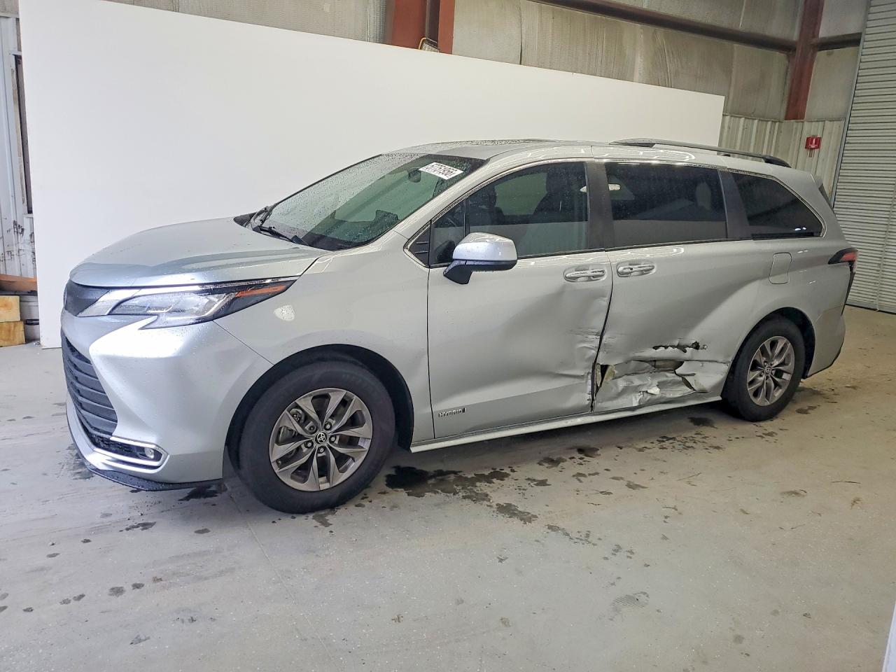 5TDYRKEC7MS056172 · 2021 TOYOTA SIENNA