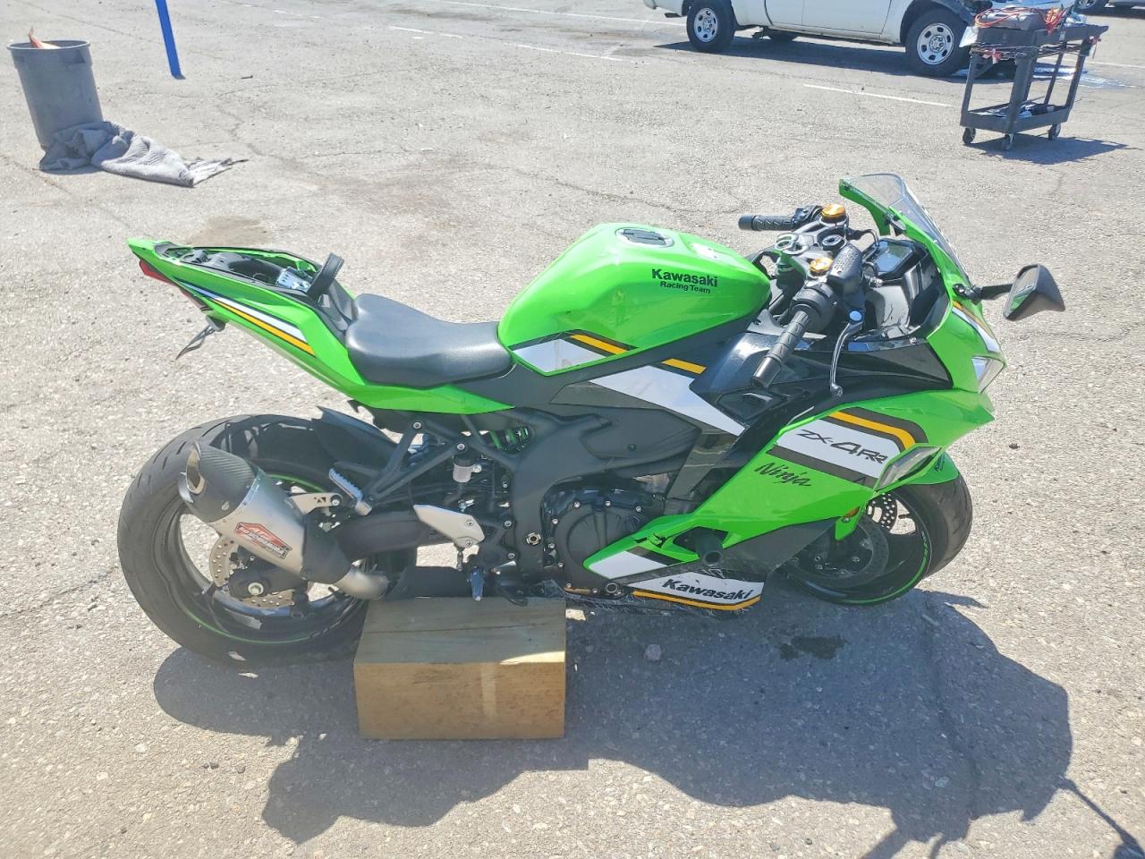 ML5ZXCS10SDA39383 · 2025 KAWASAKI ZX400