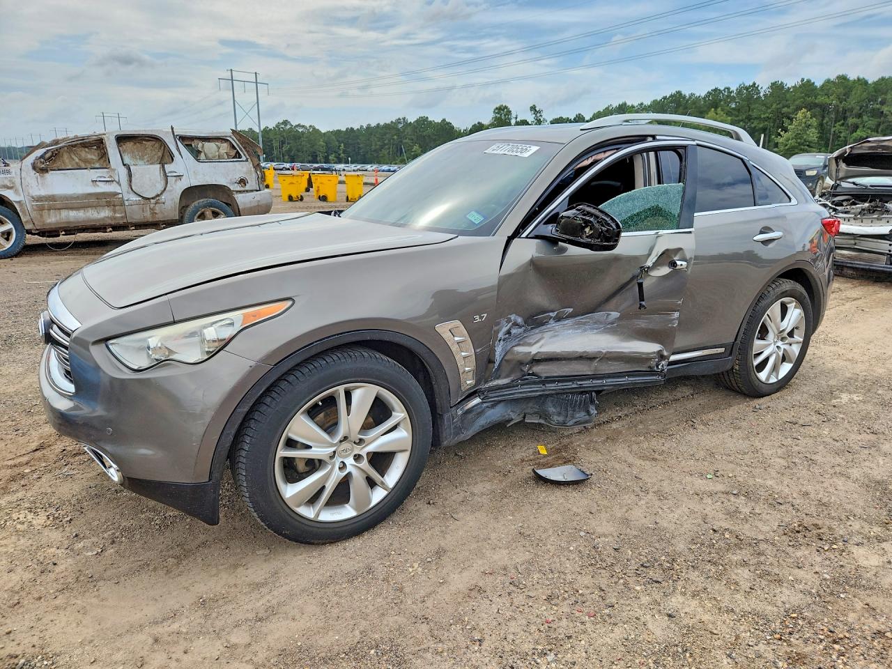 JN8CS1MU3GM671745 · 2016 INFINITI QX70