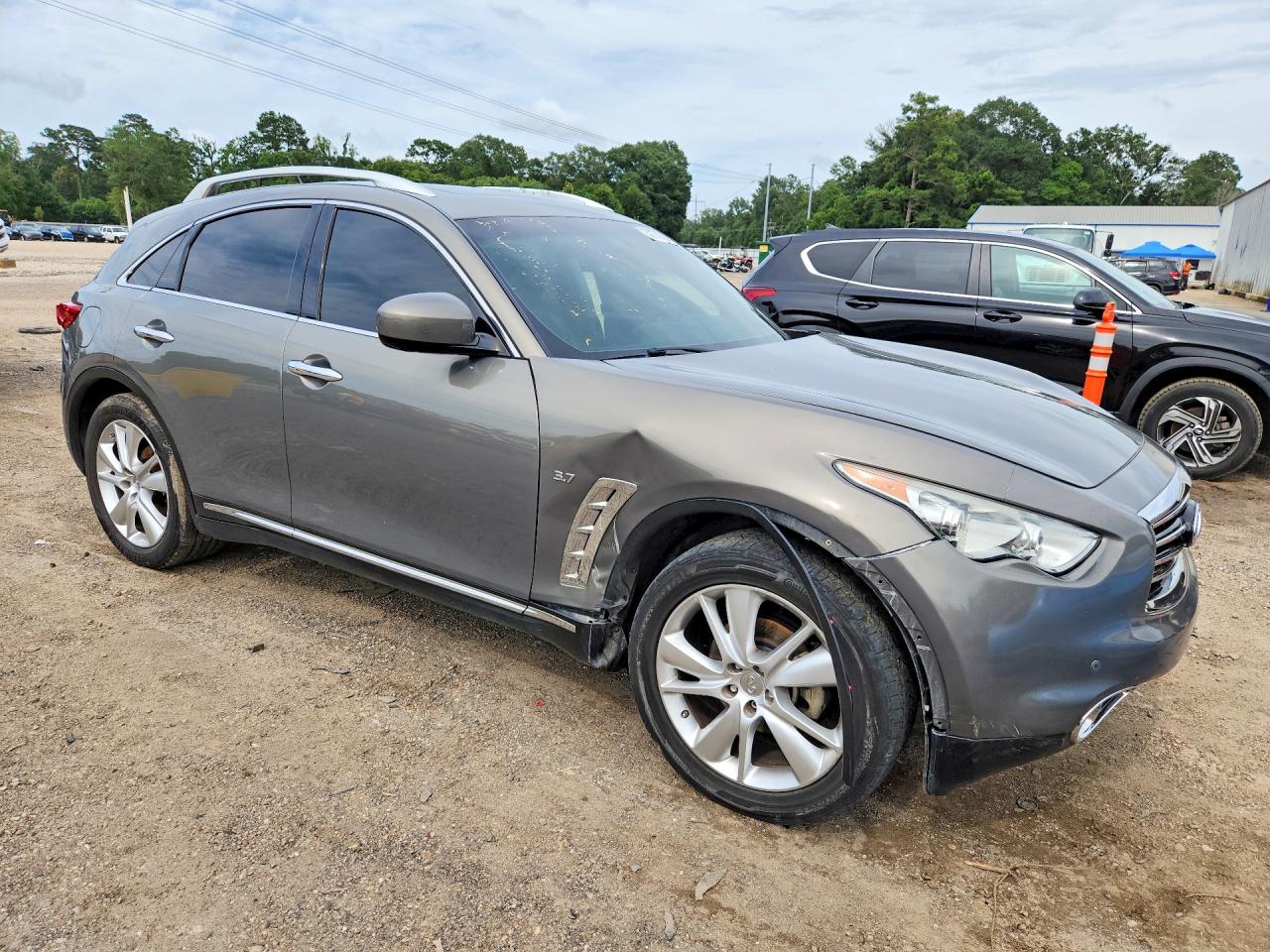 JN8CS1MU3GM671745 · 2016 INFINITI QX70 · 4/13