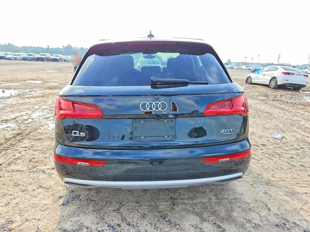 WA1ANAFY3J2101820 · 2018 AUDI Q5 · 6/13