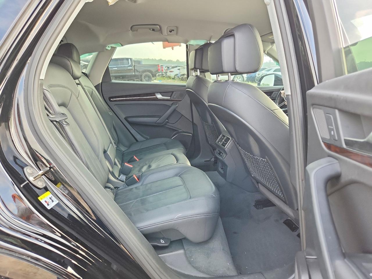 WA1ANAFY3J2101820 · 2018 AUDI Q5 · 11/13