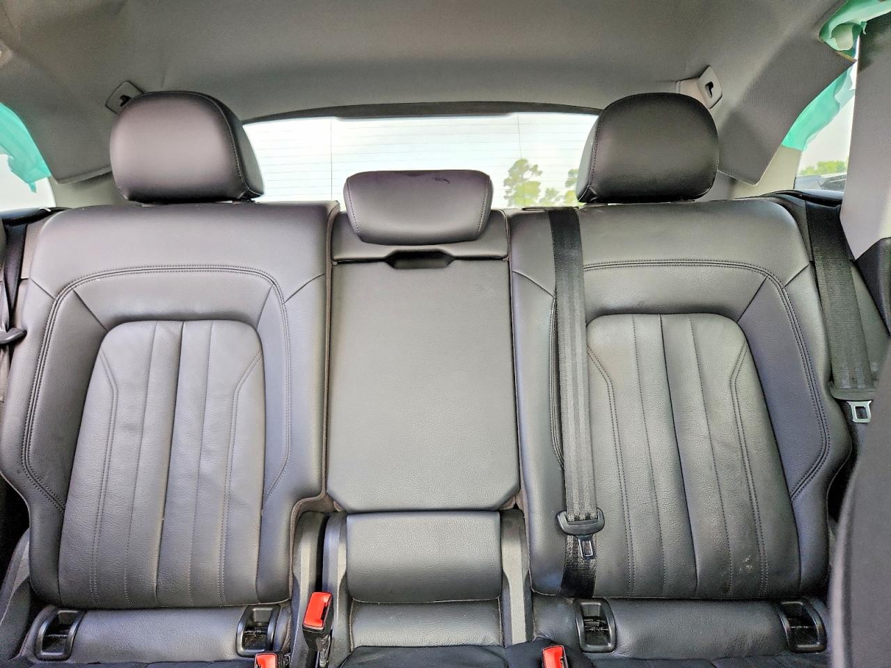 WA1ANAFY3J2101820 · 2018 AUDI Q5 · 10/13
