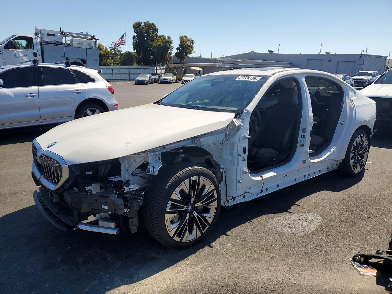 WBY33FK05RCT06254 · 2024 BMW I5