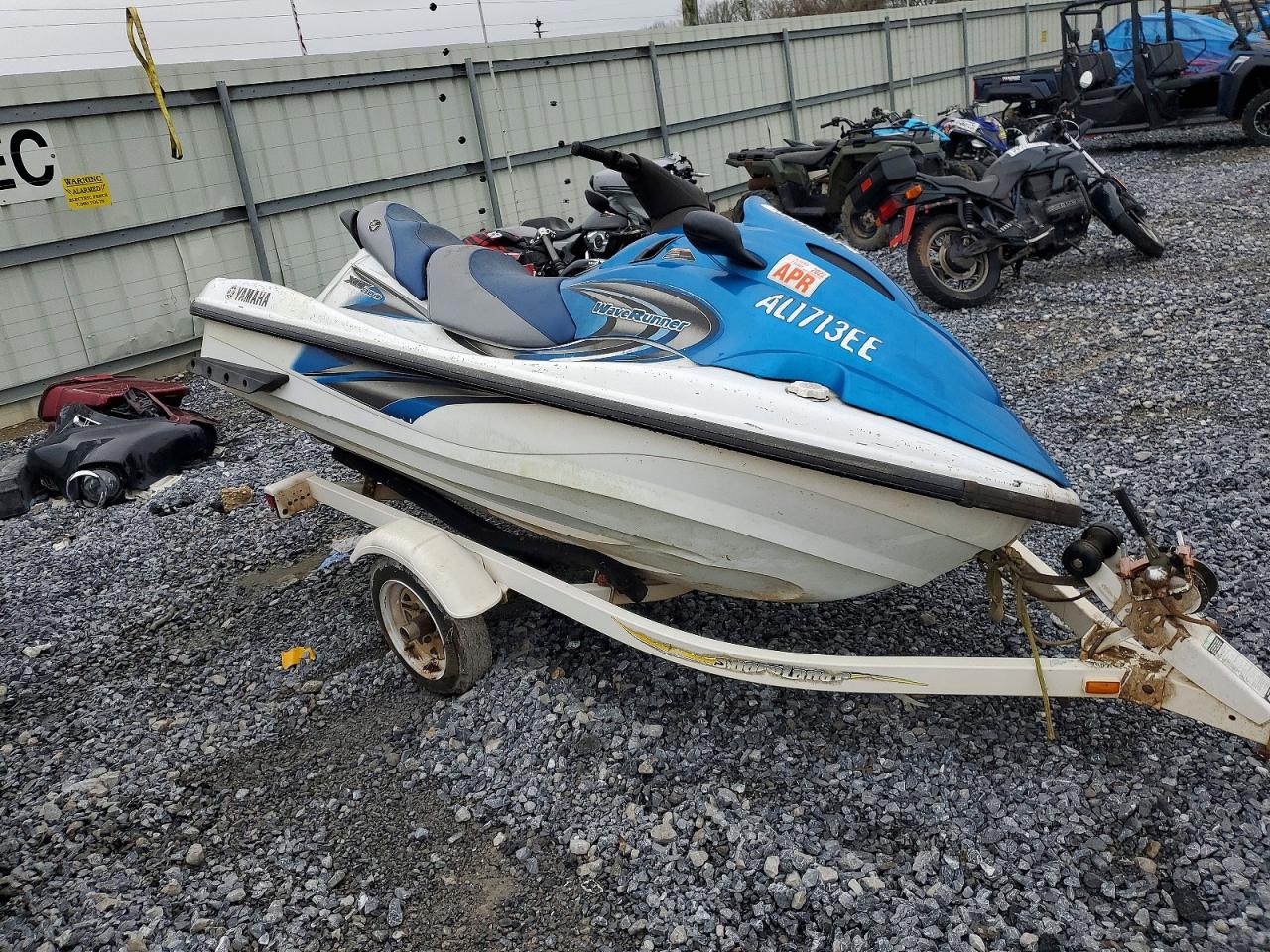 2004 YAMAHA WAVERUNNER