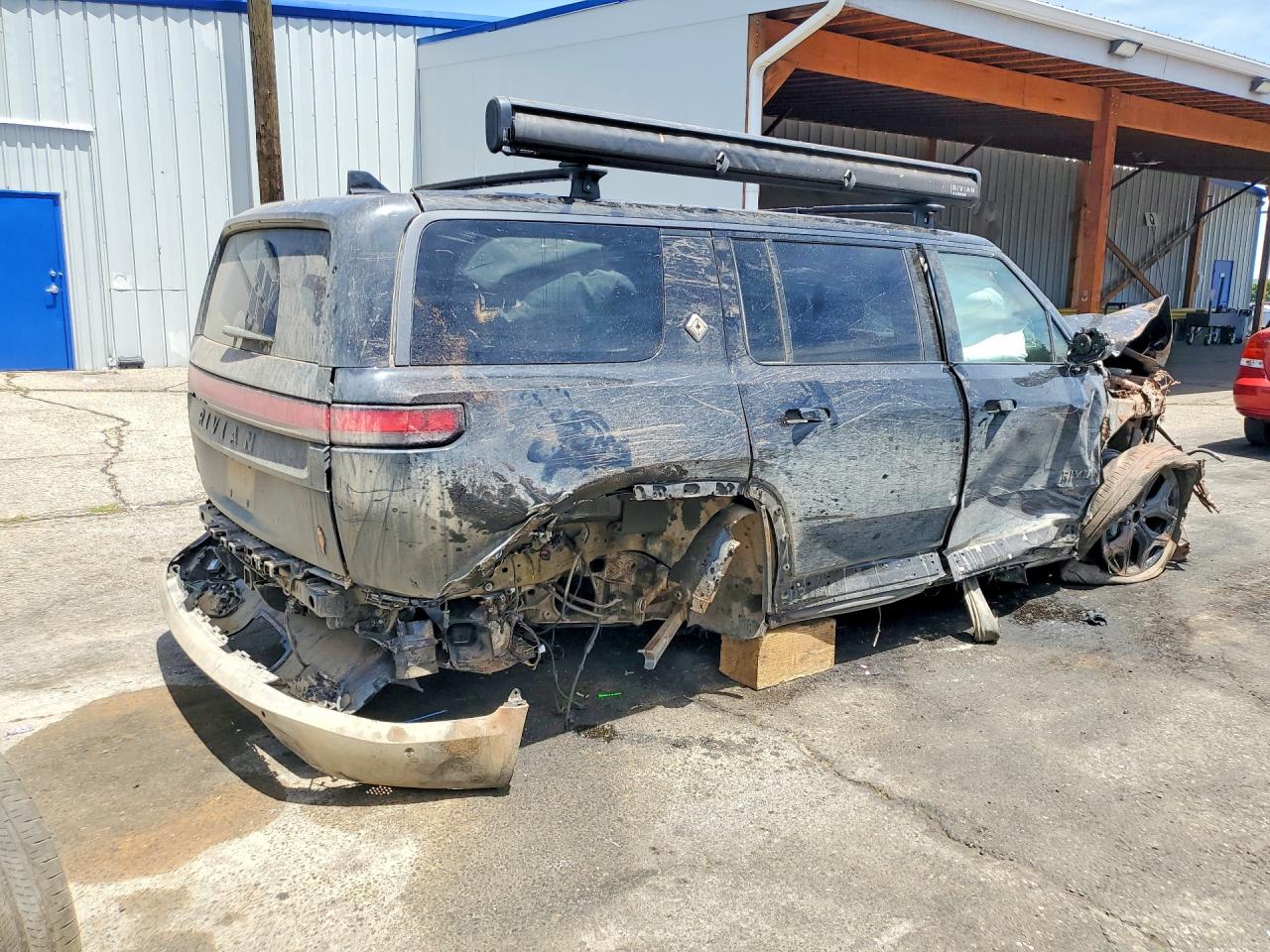 7PDSGABP3TN089065 · 2026 RIVIAN R1S · 3/13