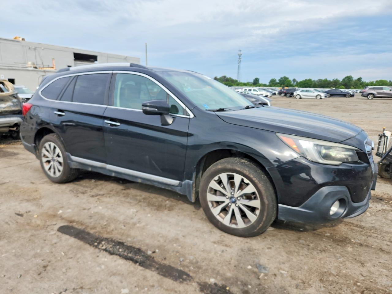 4S4BSATC6J3333104 · 2018 SUBARU OUTBACK · 4/12