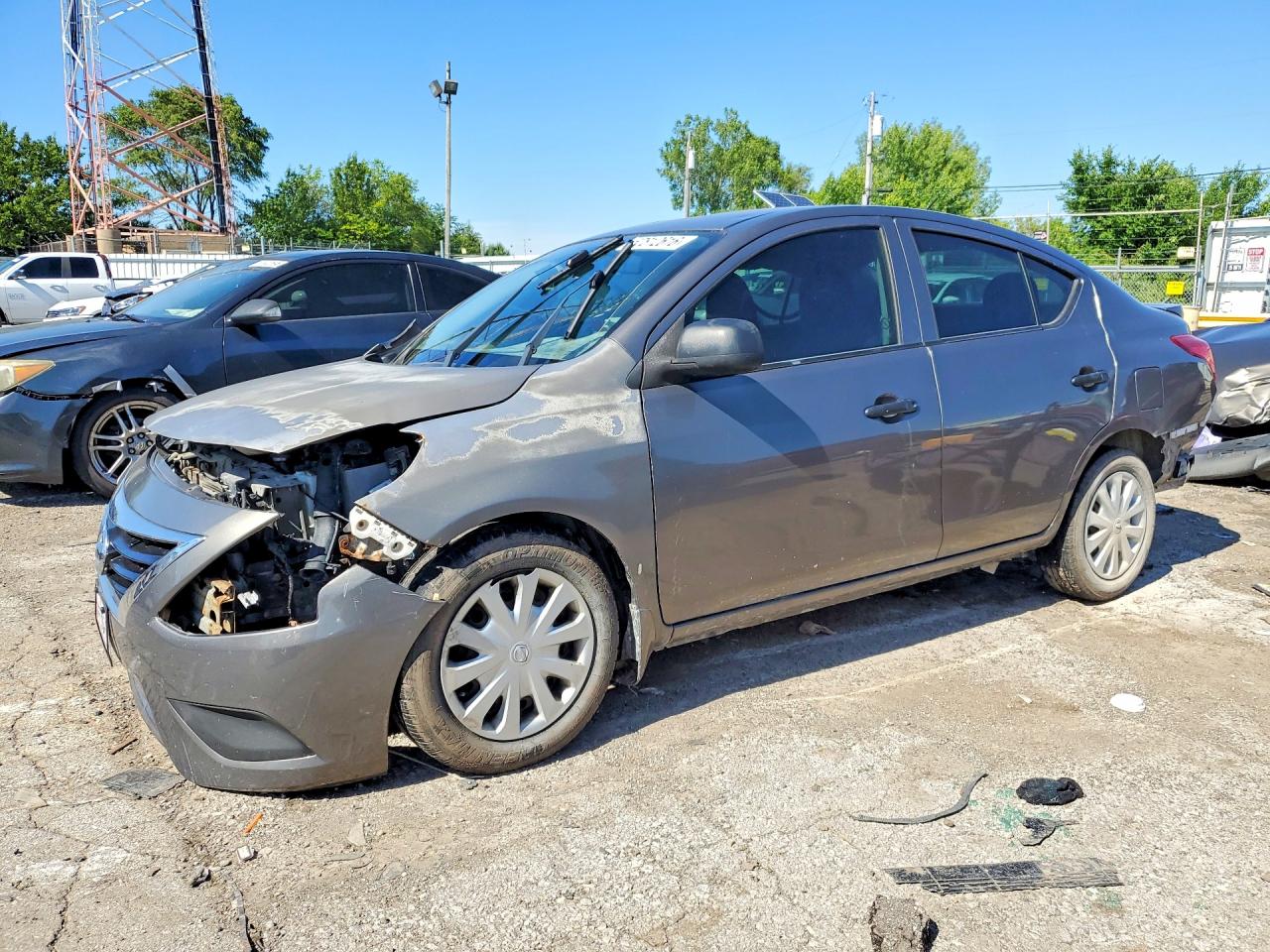 3N1CN7AP1FL807077 · 2015 NISSAN VERSA