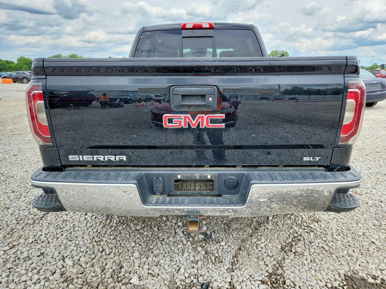 3GTU2NEC7JG575818 · 2018 GMC SIERRA · 6/12