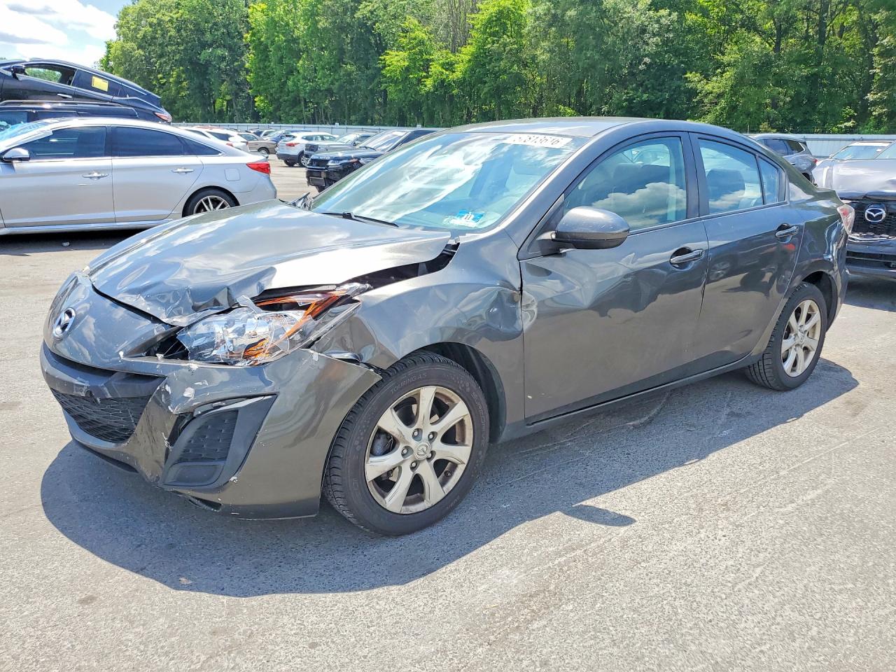 JM1BL1VG6B1359541 · 2011 MAZDA 3