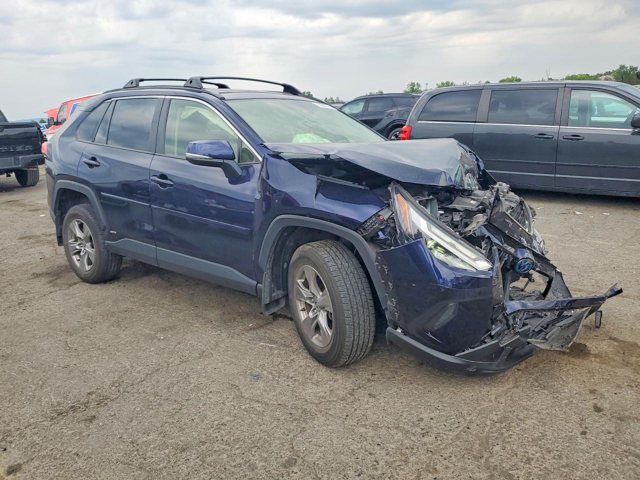 JTMRWRFV2RD242873 · 2024 TOYOTA RAV4 HYBRID · 4/13