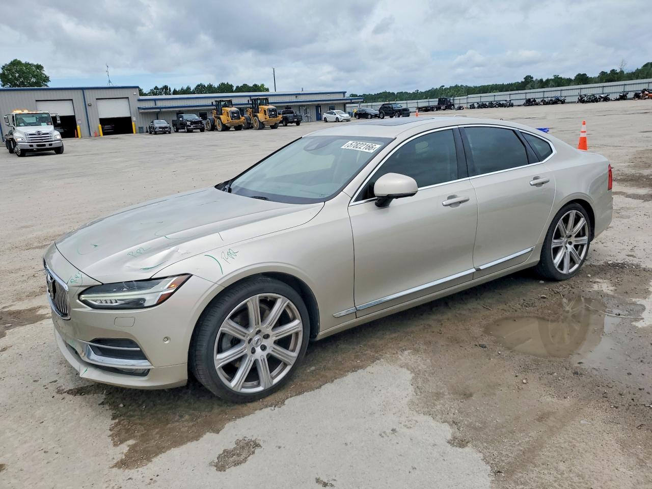 YV1A22MLXH1017421 · 2017 VOLVO S90