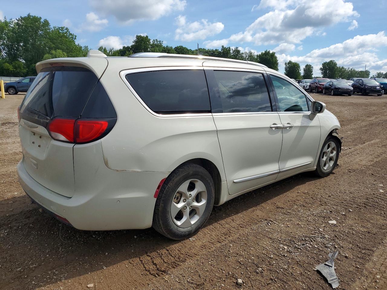 2C4RC1EG0HR616065 · 2017 CHRYSLER PACIFICA · 3/13