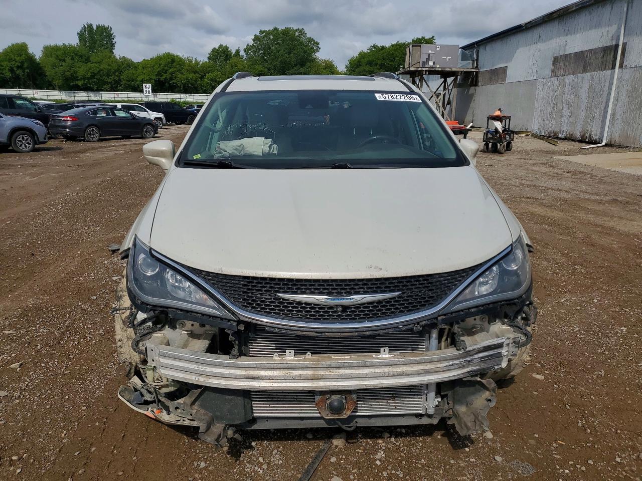 2C4RC1EG0HR616065 · 2017 CHRYSLER PACIFICA · 5/13
