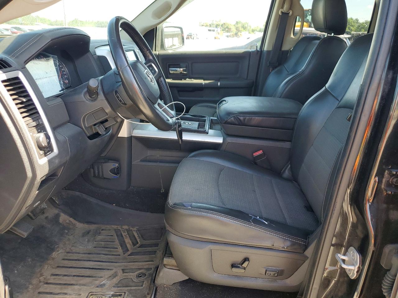 1D7RV1GT3AS207301 · 2010 DODGE RAM 1500 · 7/12