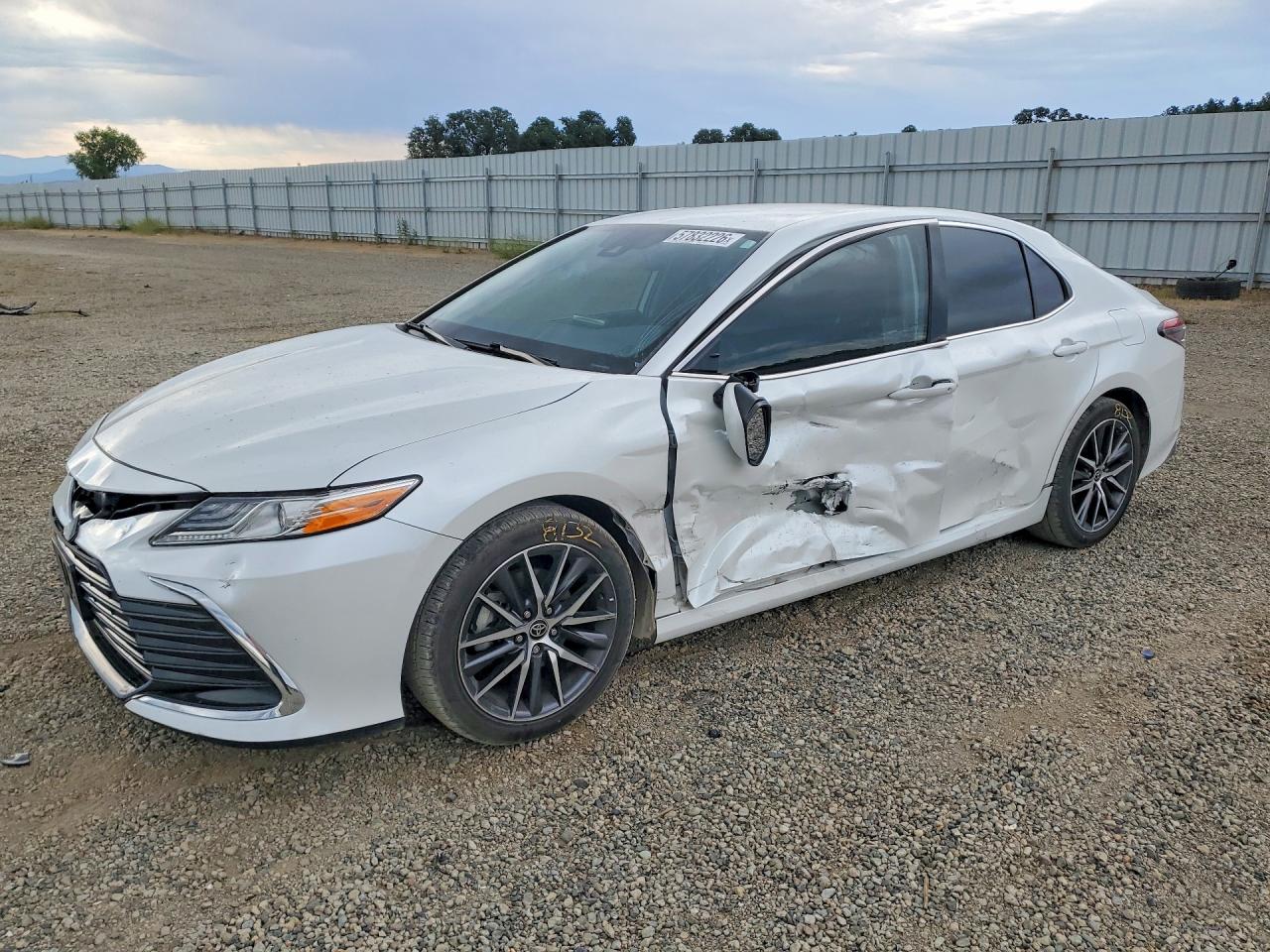 4T1F11AK0MU449573 · 2021 TOYOTA CAMRY
