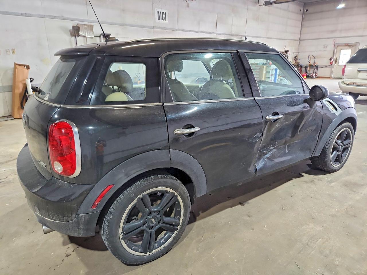 WMWZB3C5XBWM00073 · 2011 MINI COOPER · 3/12