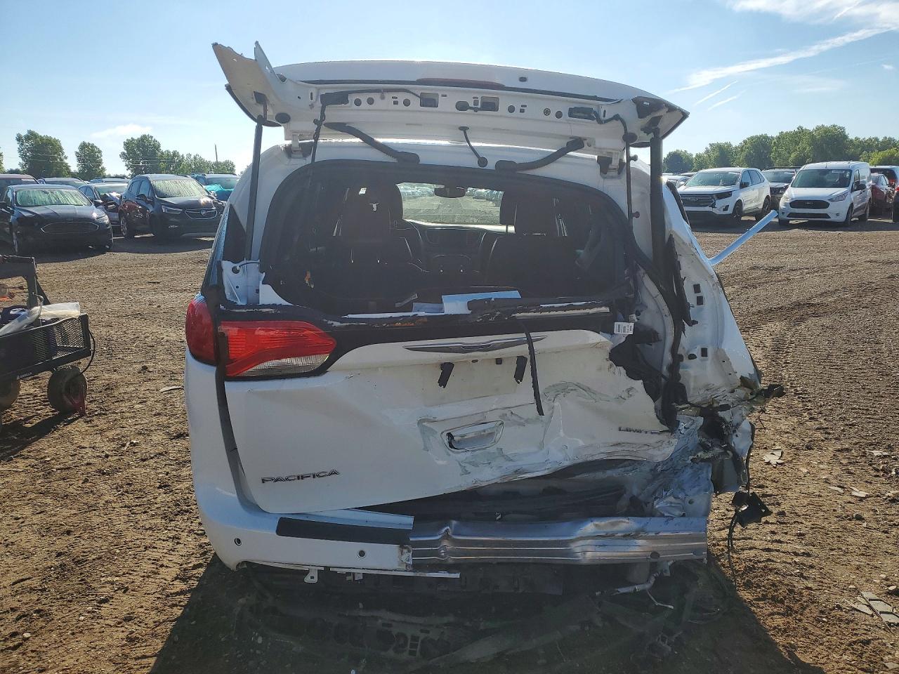 2C4RC1GG2LR151813 · 2020 CHRYSLER PACIFICA · 6/13