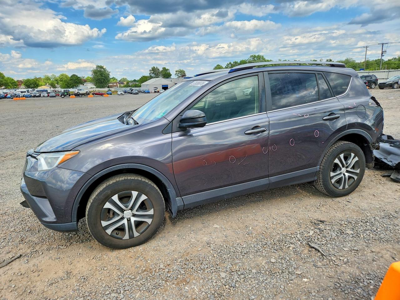 JTMBFREV1JJ221103 · 2018 TOYOTA RAV4