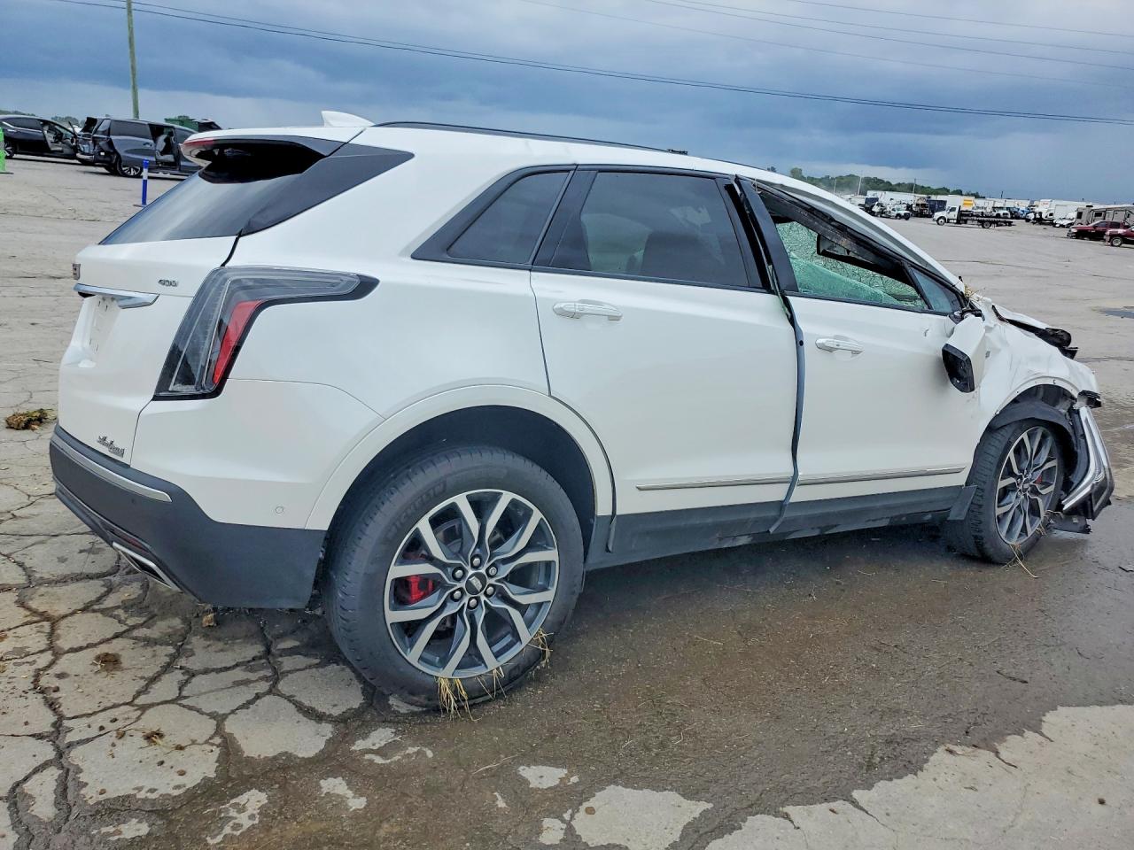 1GYKNGRS4SZ153092 · 2025 CADILLAC XT5 · 3/14