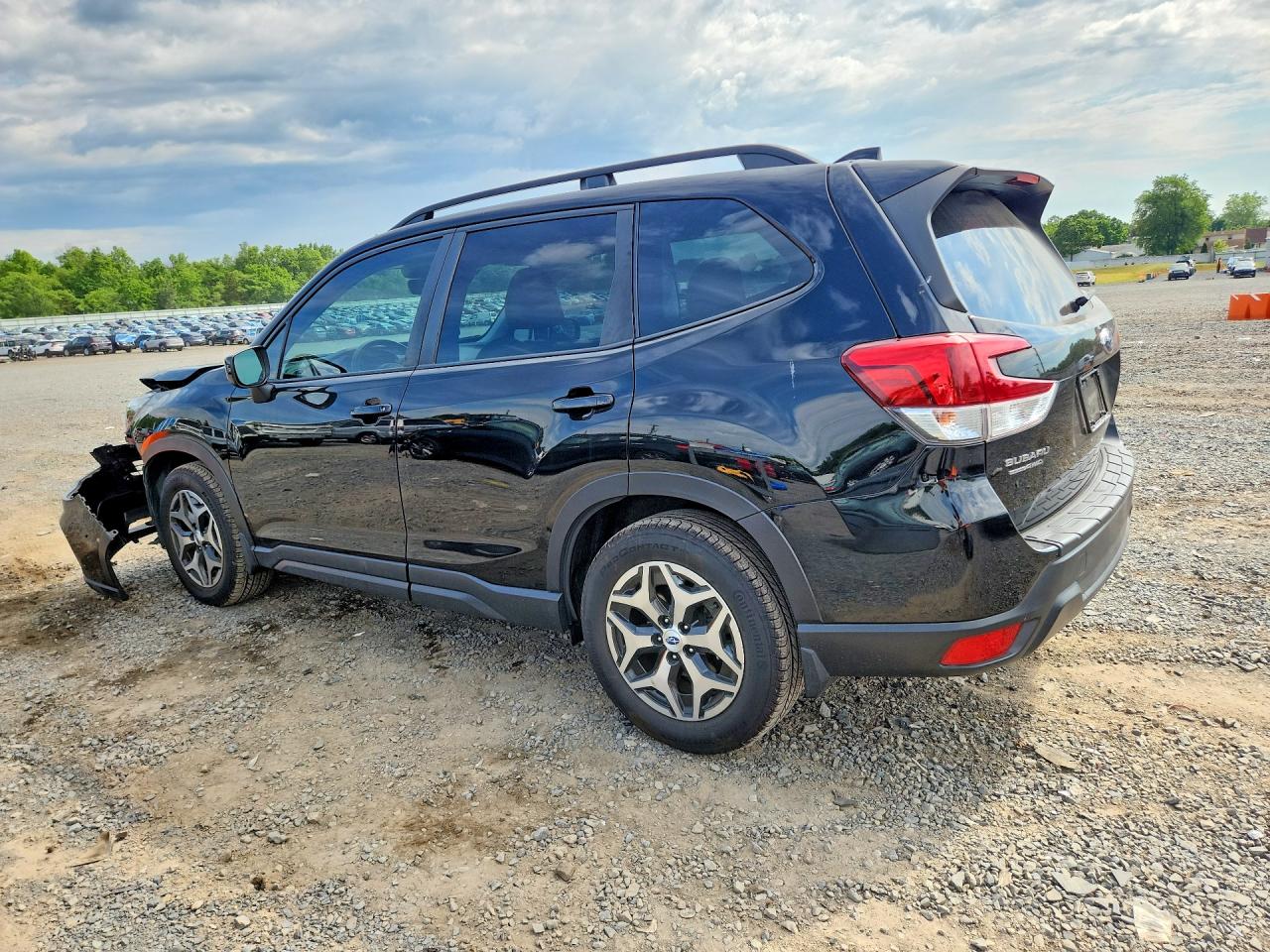 JF2SKAJC1LH405910 · 2020 SUBARU FORESTER · 2/13