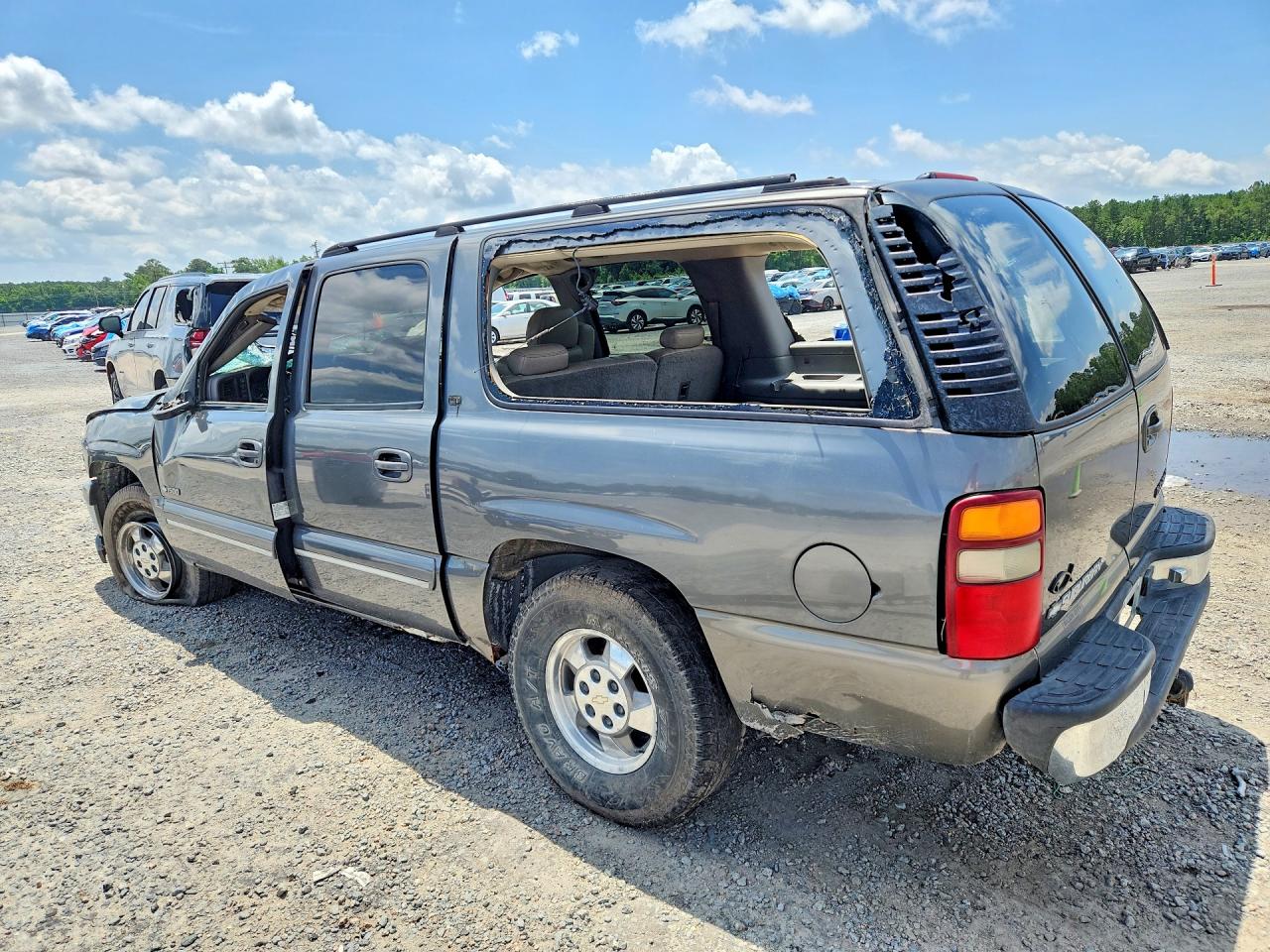 3GNFK16T4YG116599 · 2000 CHEVROLET SUBURBAN · 2/13