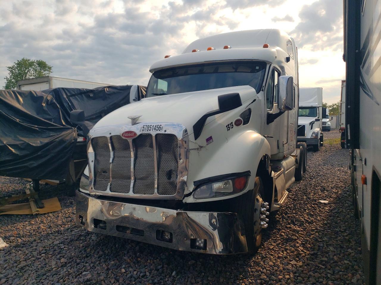 2005 PETERBILT 387