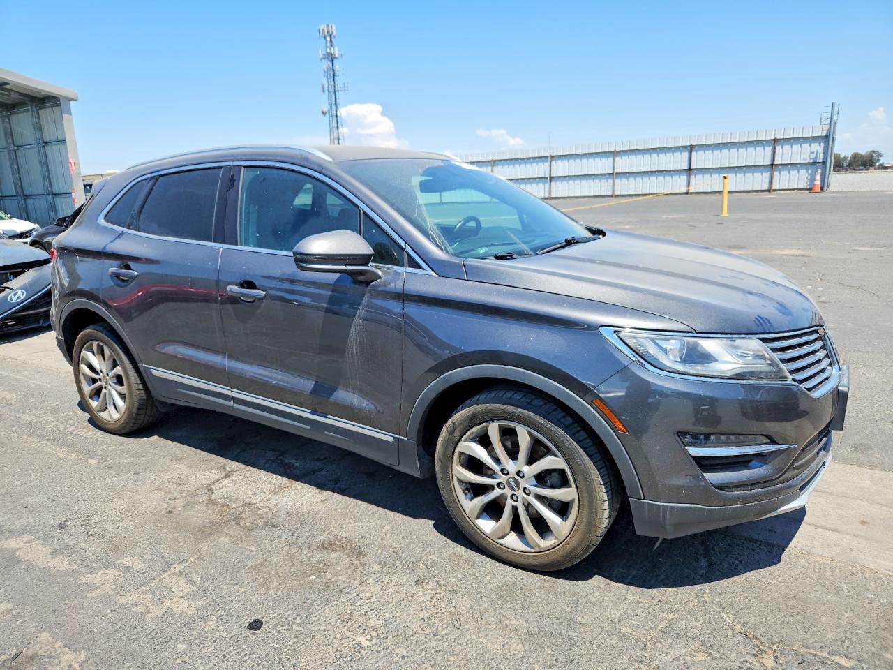 5LMCJ2C91HUL49956 · 2017 LINCOLN MKC · 4/13