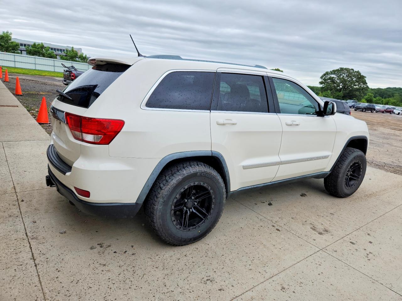 1J4RR4GG0BC582054 · 2011 JEEP GRAND CHEROKEE · 3/13