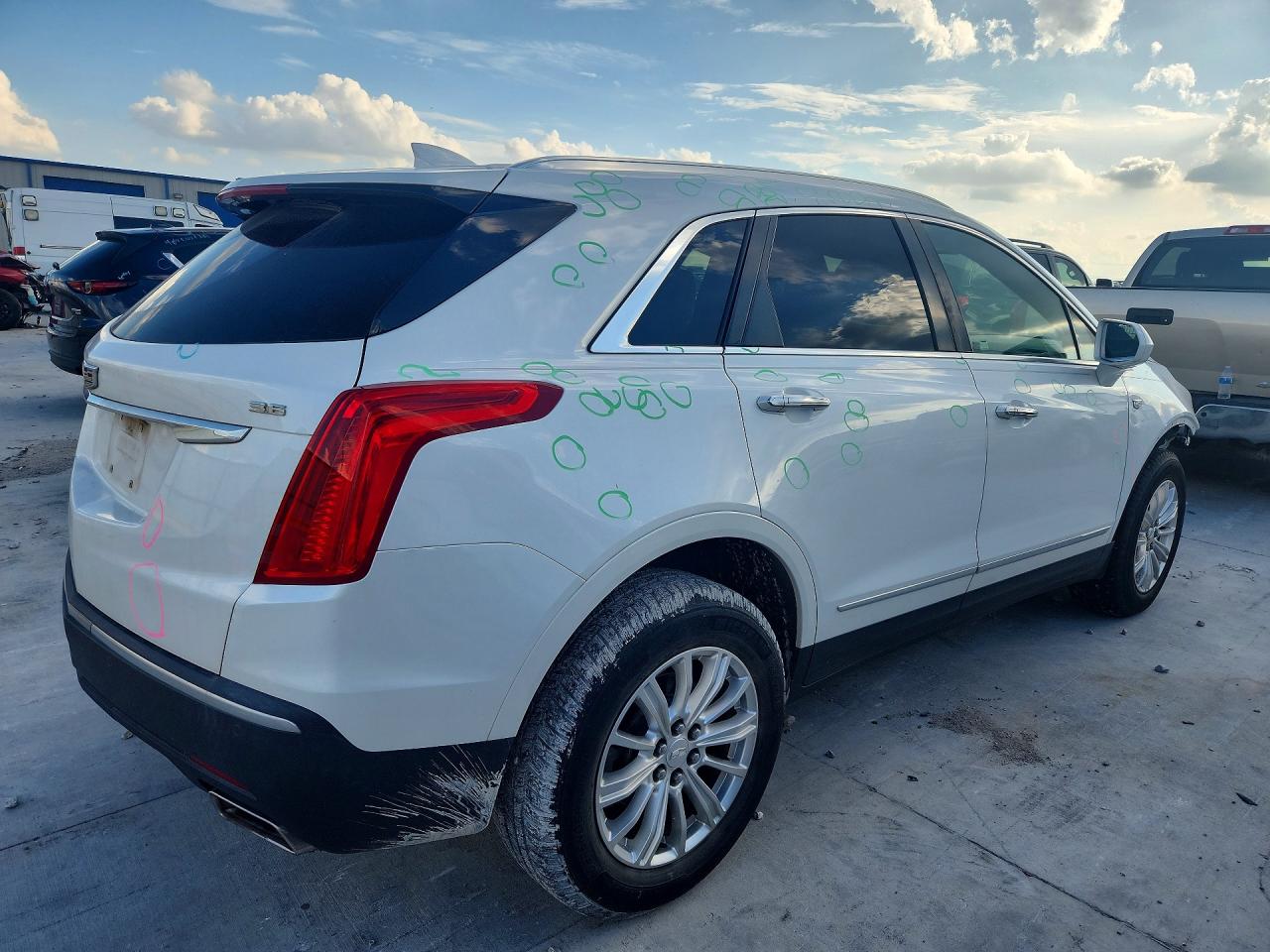 1GYKNARS3JZ106924 · 2018 CADILLAC XT5 · 3/13