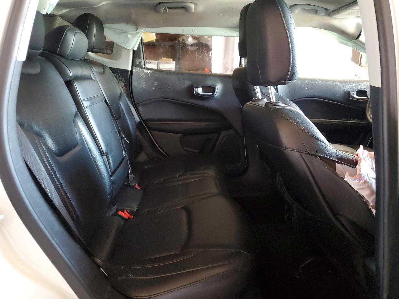 3C4NJDCB9JT209569 · 2018 JEEP COMPASS · 11/13