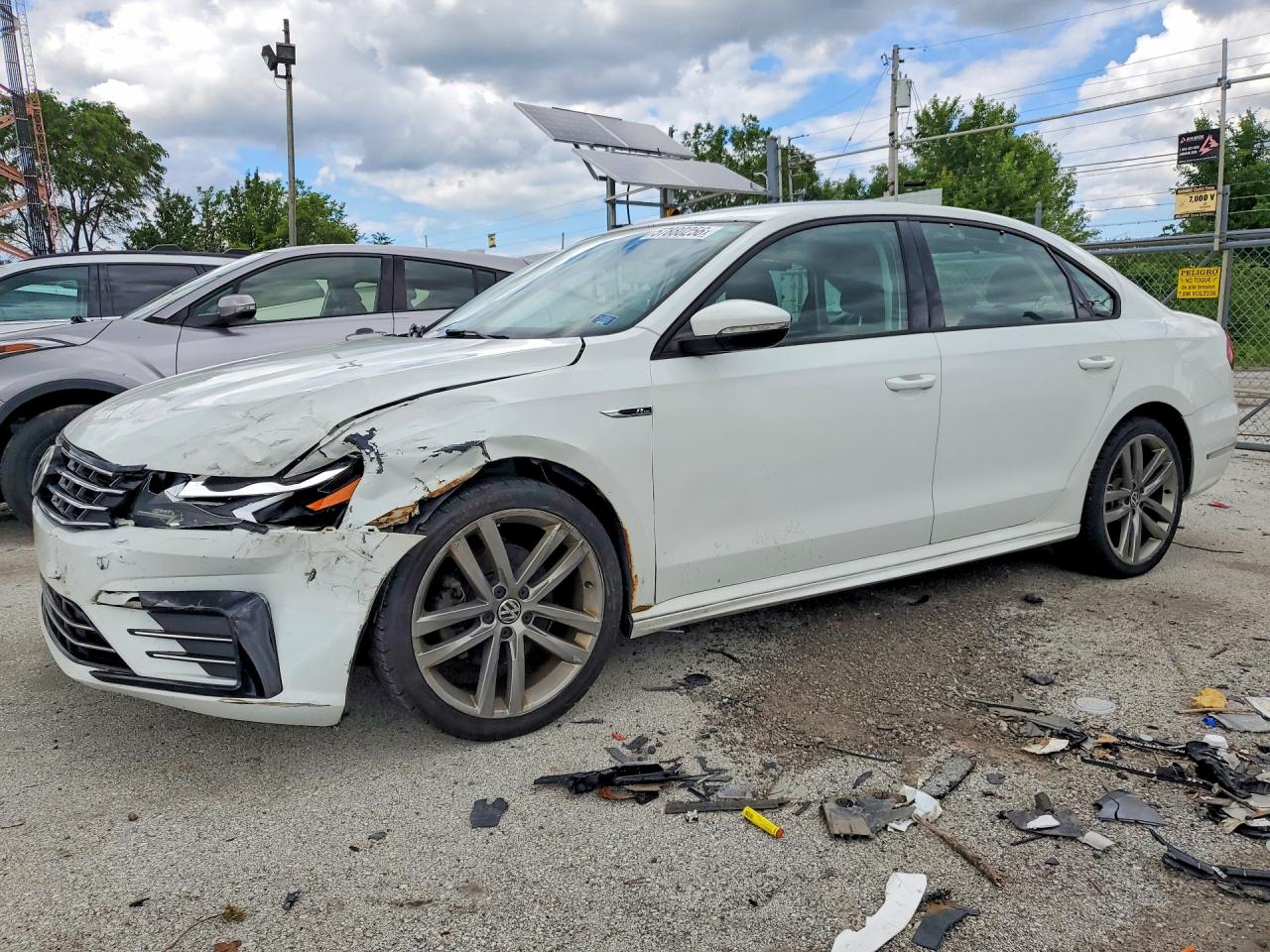 1VWAA7A33JC001143 · 2018 VOLKSWAGEN PASSAT
