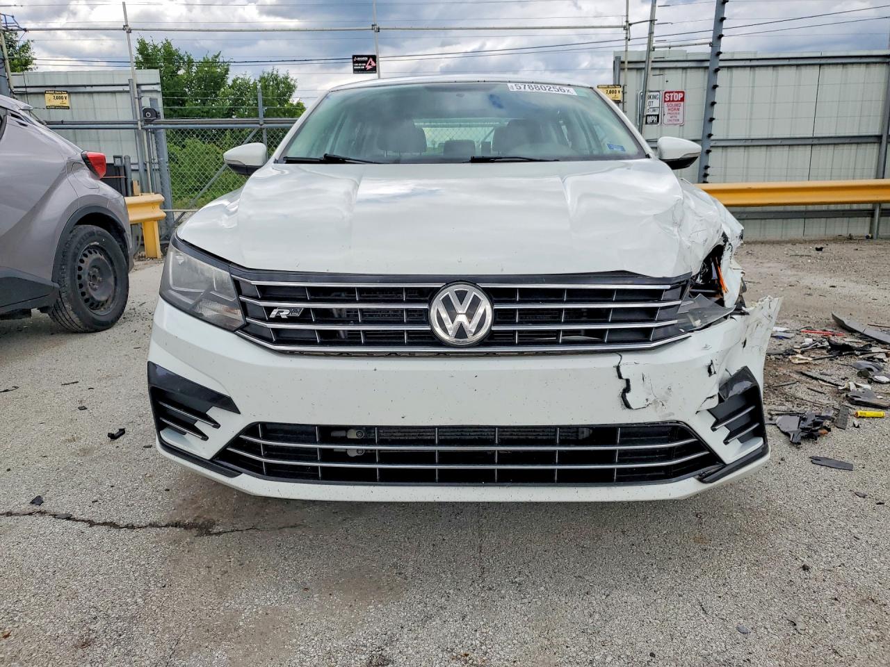 1VWAA7A33JC001143 · 2018 VOLKSWAGEN PASSAT · 5/12