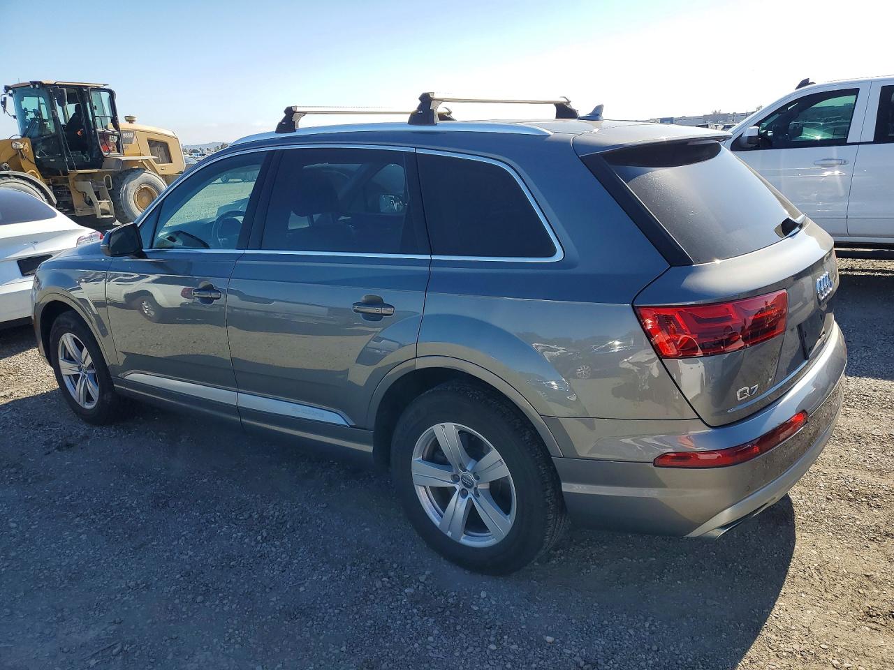 WA1LHAF79JD024950 · 2018 AUDI Q7 · 2/13