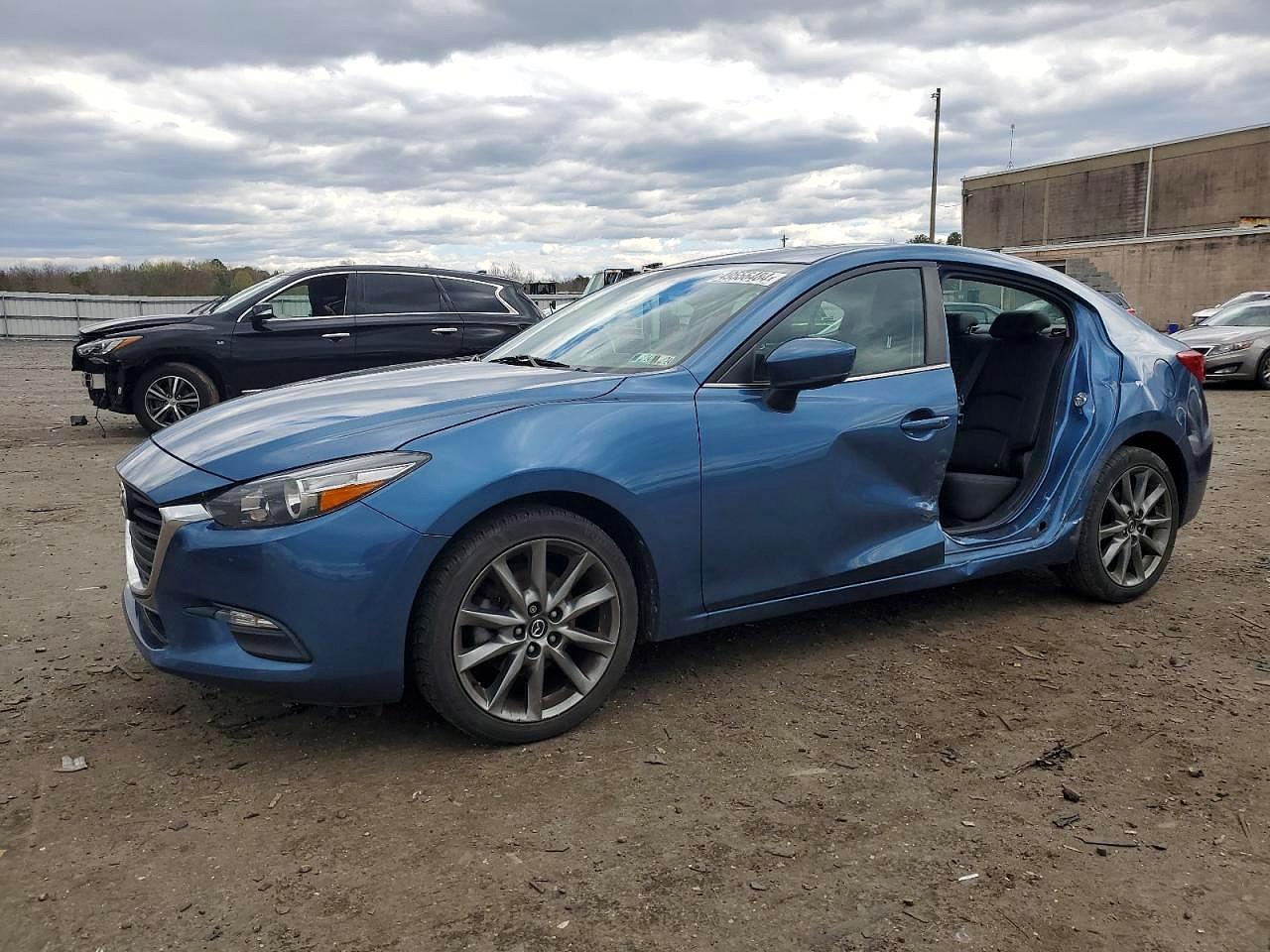 2018 MAZDA 3