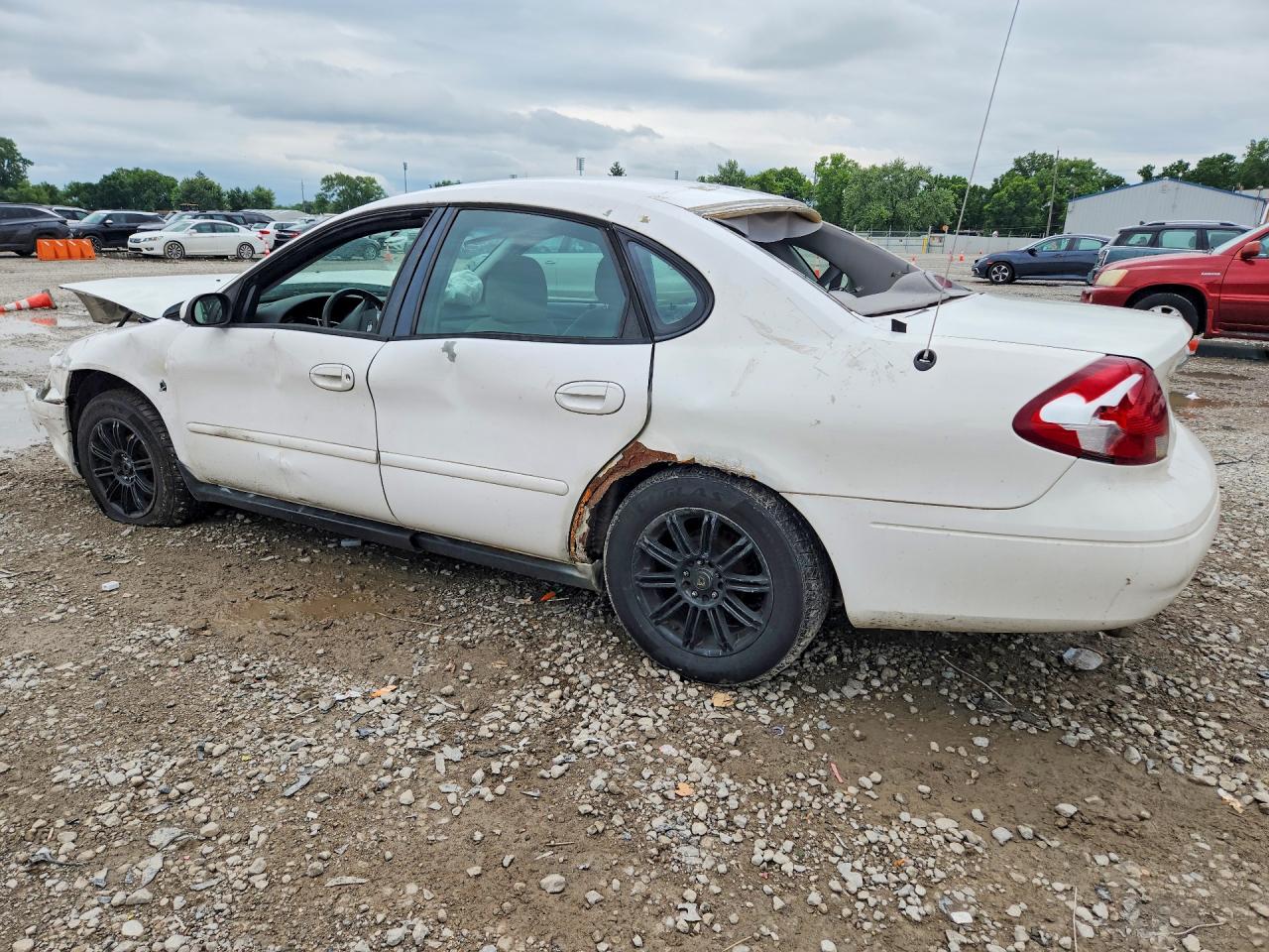 1FAFP5329YG206782 · 2000 FORD TAURUS · 2/12
