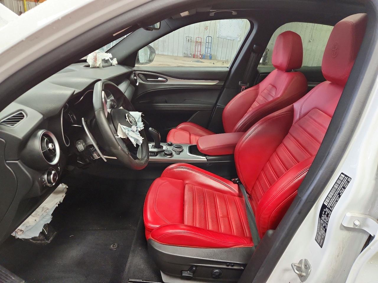 ZASPAKBN4N7D25532 · 2022 ALFA ROMEO STELVIO · 7/13
