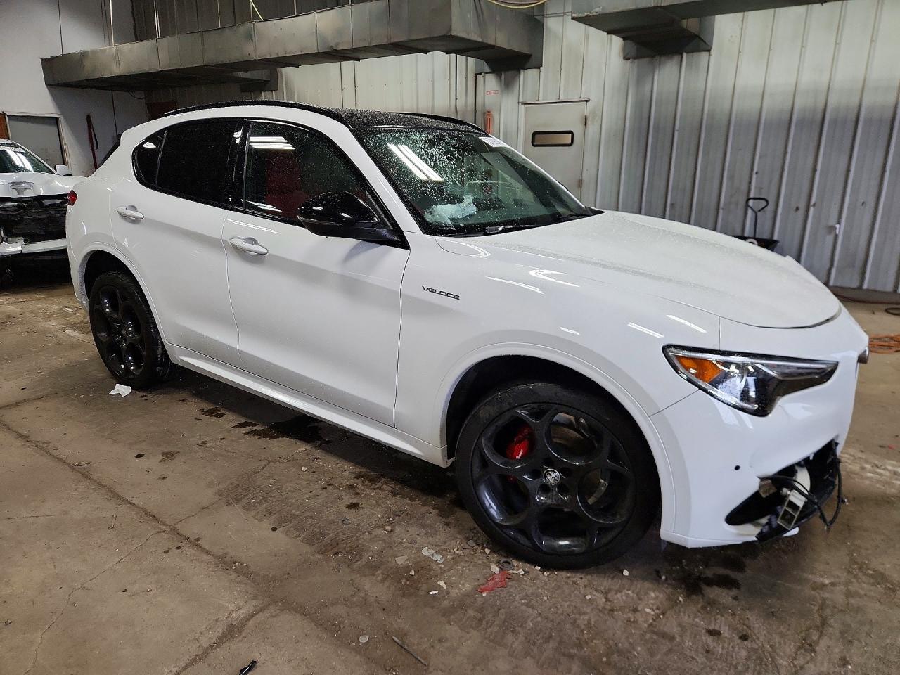 ZASPAKBN4N7D25532 · 2022 ALFA ROMEO STELVIO · 4/13