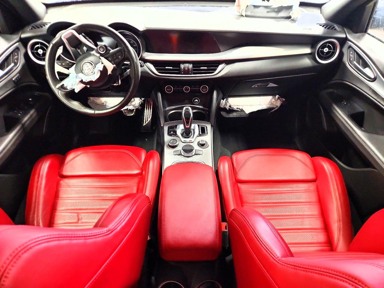 ZASPAKBN4N7D25532 · 2022 ALFA ROMEO STELVIO · 8/13